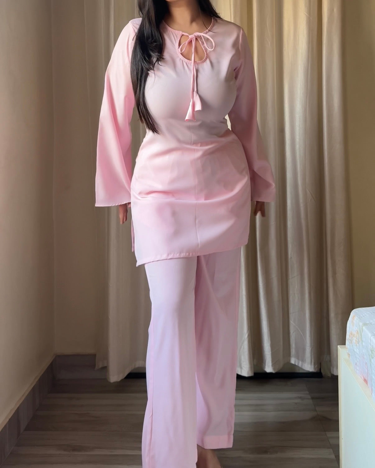 Arohi Gulabi Set