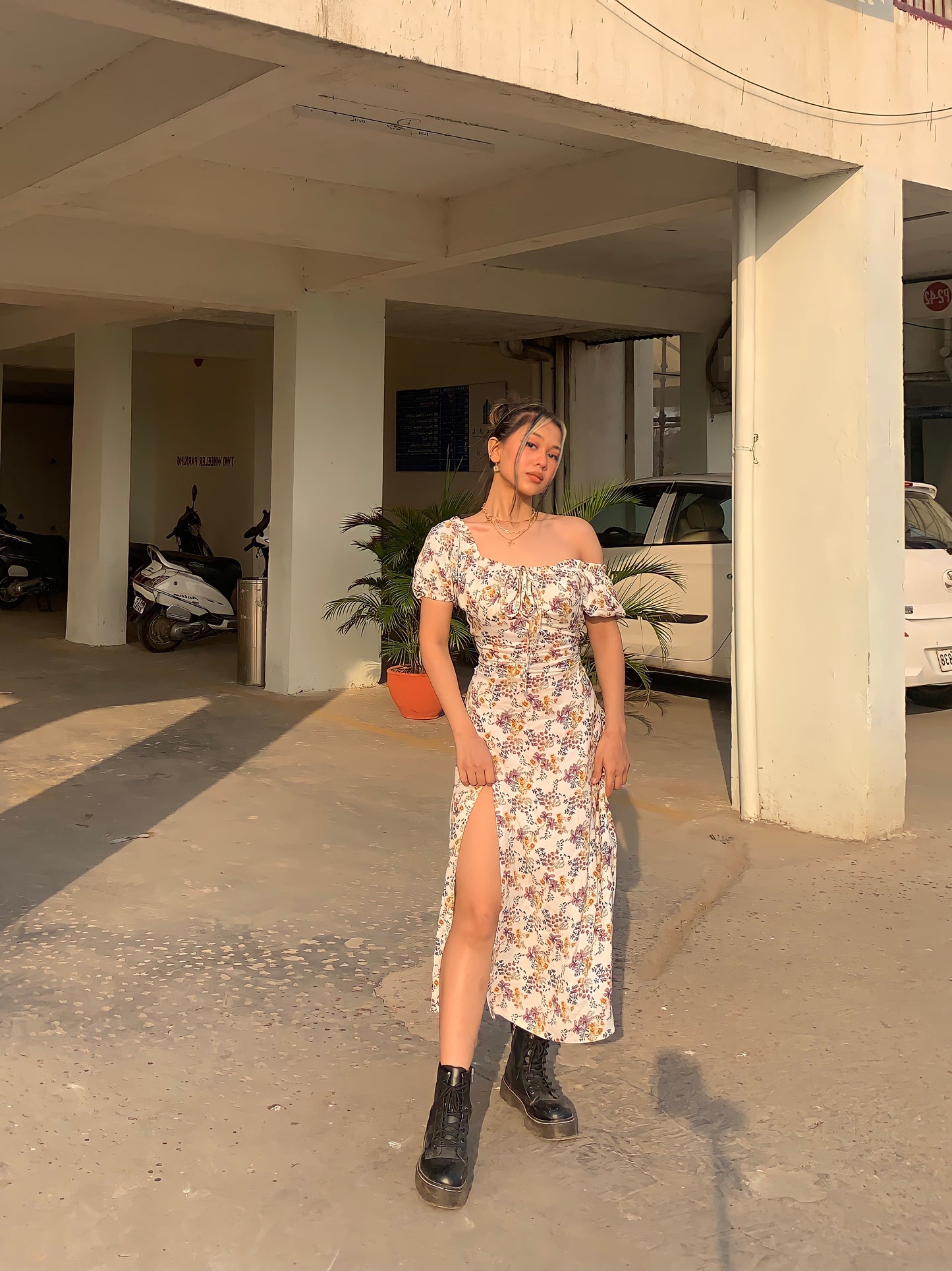 DAISY White Floral Midi Dress