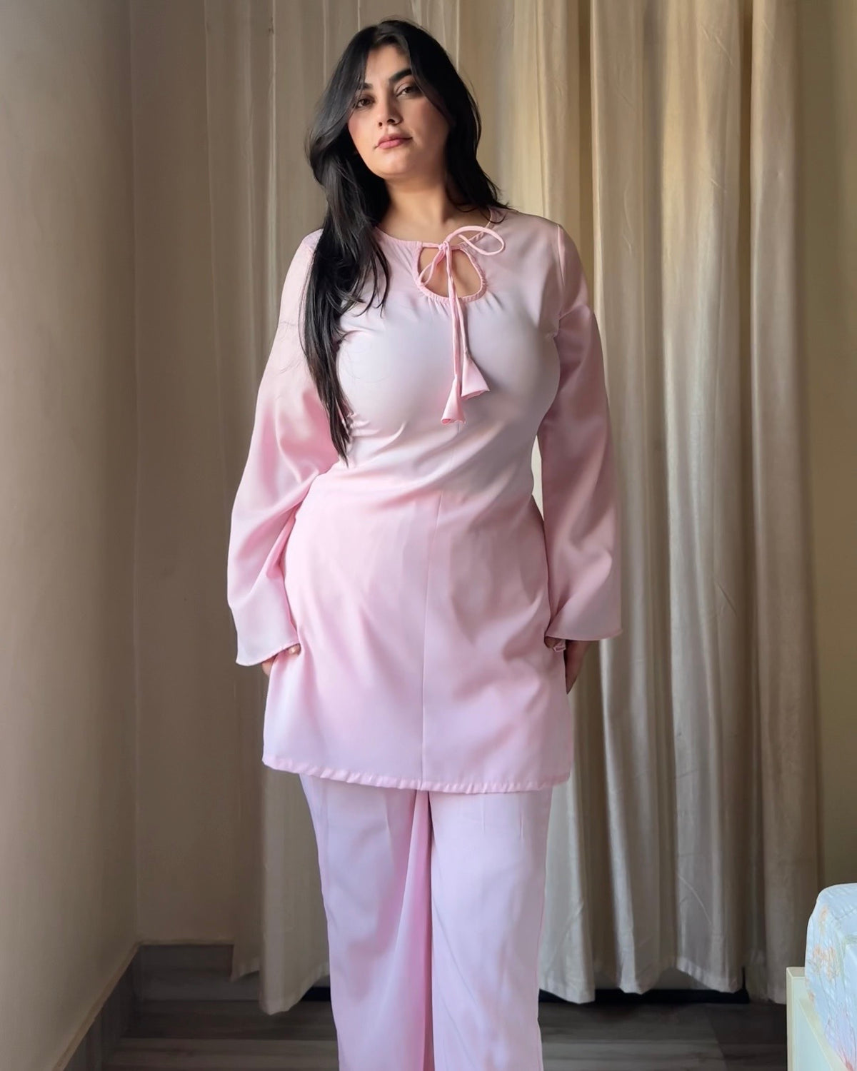 Arohi Gulabi Set